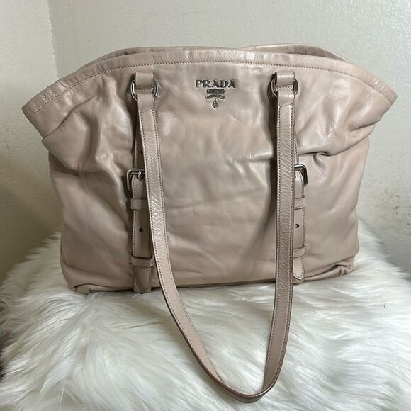 💯 Authentic Prada Tote Handbag🍀 - Picture 1 of 16